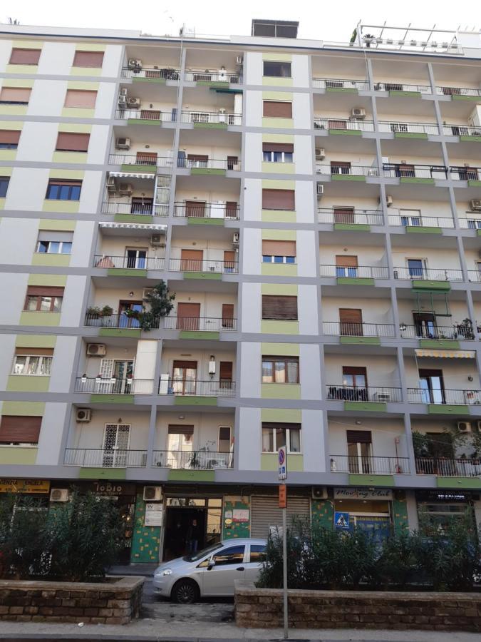 Click&Sleep Fuorigrotta Apartment เนเปิลส์ ภายนอก รูปภาพ
