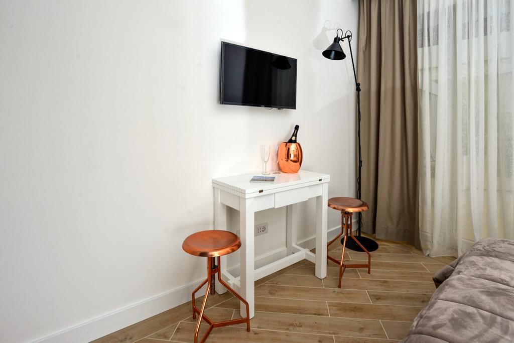Click&Sleep Fuorigrotta Apartment เนเปิลส์ ภายนอก รูปภาพ