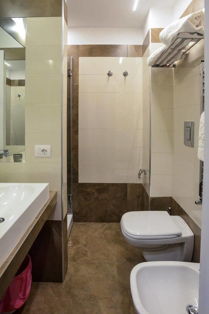 Click&Sleep Fuorigrotta Apartment เนเปิลส์ ภายนอก รูปภาพ